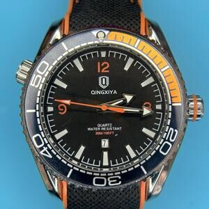 Sports Quartz Watch Men's Silicone Strap Waterproof Calendar Fashion